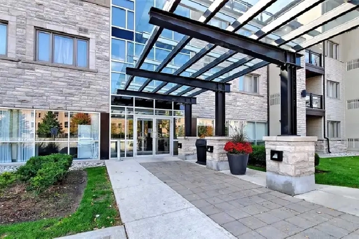 Beautiful Condo Apartment in Mississauga, Main Floor