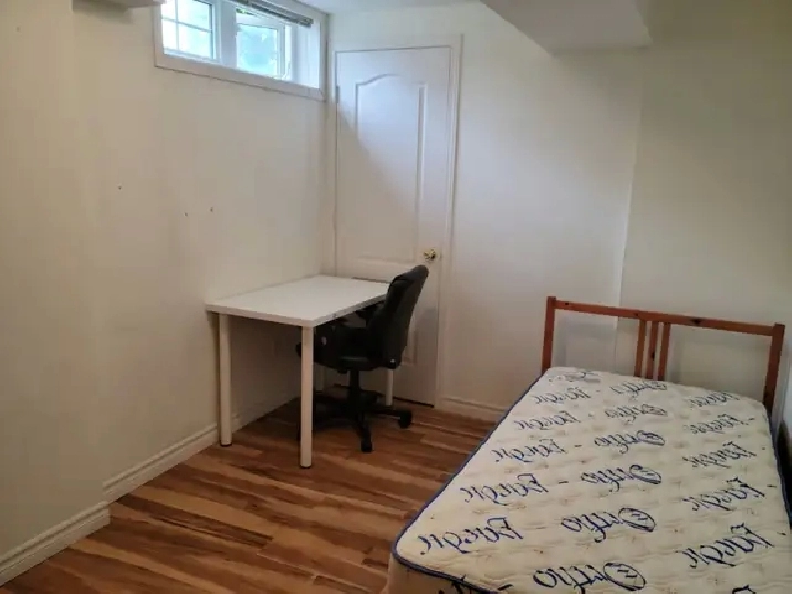Private Room for Rent  / North York