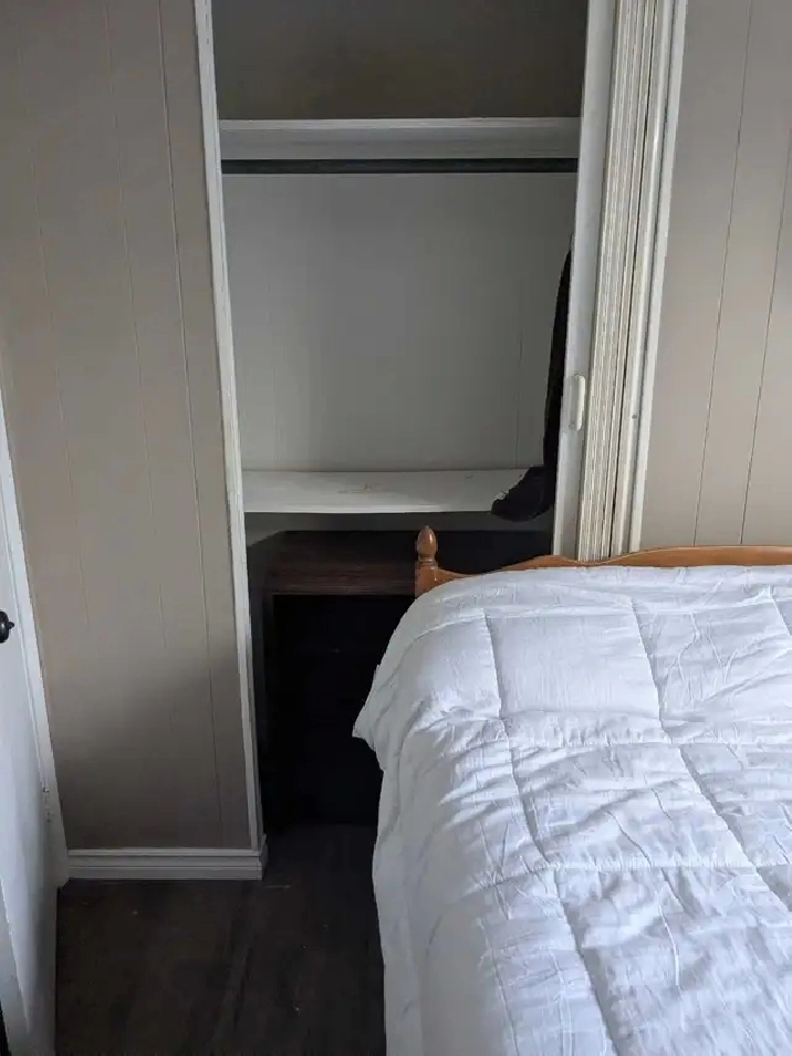 Room for rent 750.mo.Large TV, wifi and damage deposit.