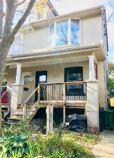 Renovated One Bedroom Main Floor Apartment in Leslieville