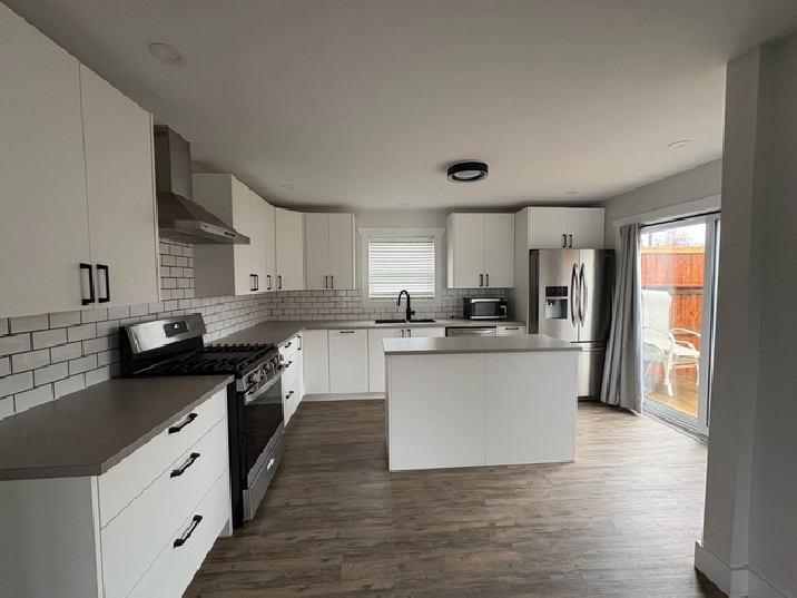 2 Bedroom Upper Unit Duplex - Utilities Included