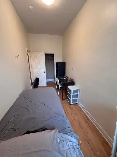 Room in furnished 3 bedroom student house for rent
