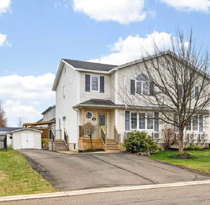 Moncton North - 40 Stoneham JUST REDUCED !!