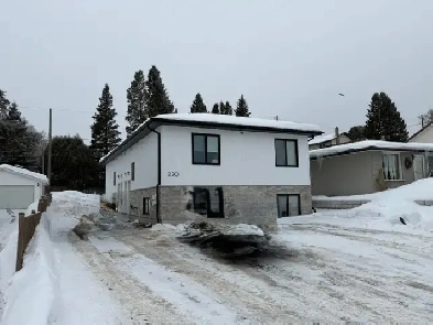 2 BED 1 BATH APT IN NEW 4 PLEX! GREAT P.A. LOCATION! $2000 UTIL.