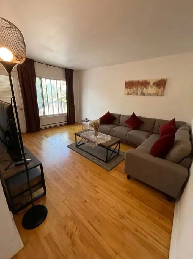 4 1/2 Renovated NDG 1,400$ July 1st - Heat Pump   WiFi