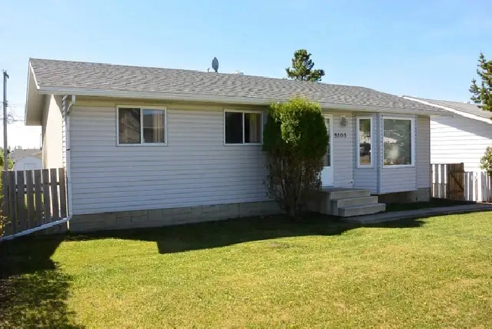 Furnished 3 Bedroom house with garage for Rent in Drayton Valley