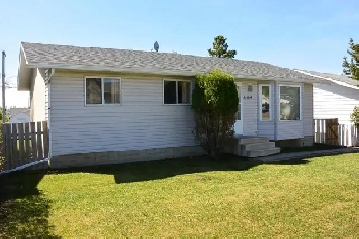 Furnished 3 Bedroom house with garage for Rent in Drayton Valley