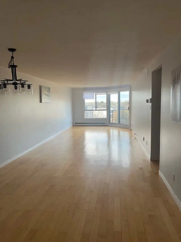 Appartement 4 1/2 près des Galeries d’Anjou