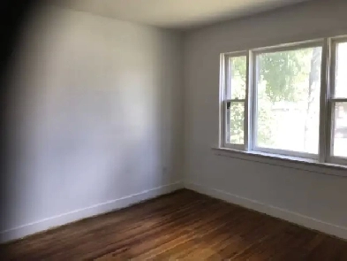 Main Floor Room for Rent for female on Bellamy Rd N Scarborough