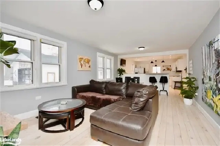Spacious 2 bedroom unit in Midland for rent available June 17th