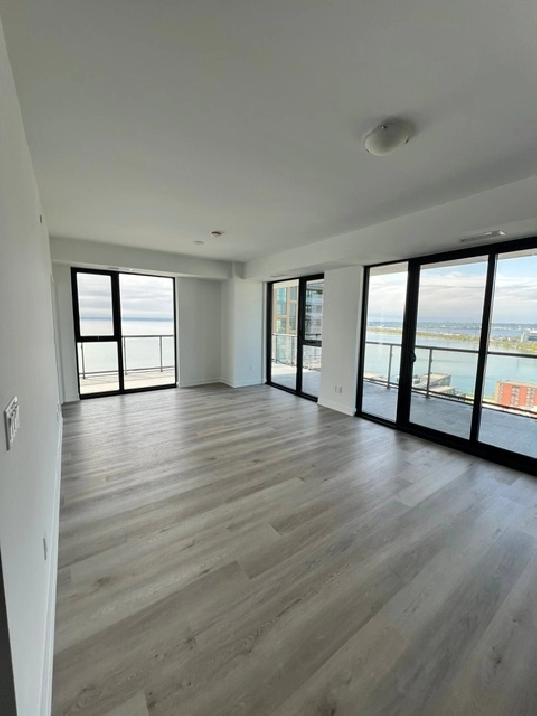 17TH FLOOR 2 BED/2BATH CONDO FOR RENT DOWNTOWN BURLINGTON