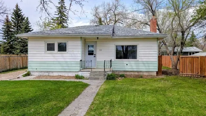 311 Pottery Street in Eastend, SK