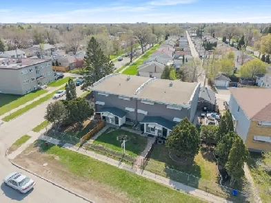 TownHouse style 4-plex for sale