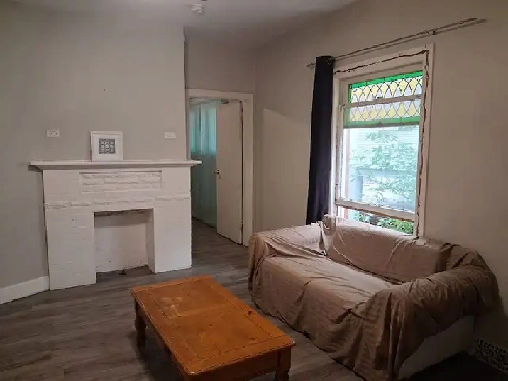 (DOWNTOWN) Spacious 2-Bedrooms Apartment, Furnished, Quiet!