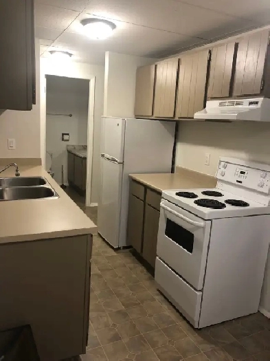 MAIN FLOOR – 1 BDRM – CAT FRIENDLY