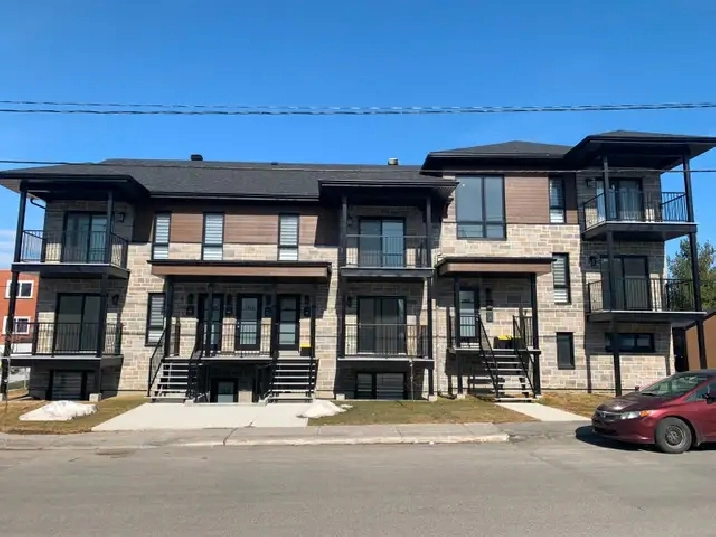 Appartement Grand 3 1/2 à louer Laval