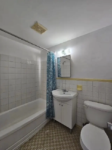 3 1/2 apartment for rent / Boulevard Henri-Bourassa E