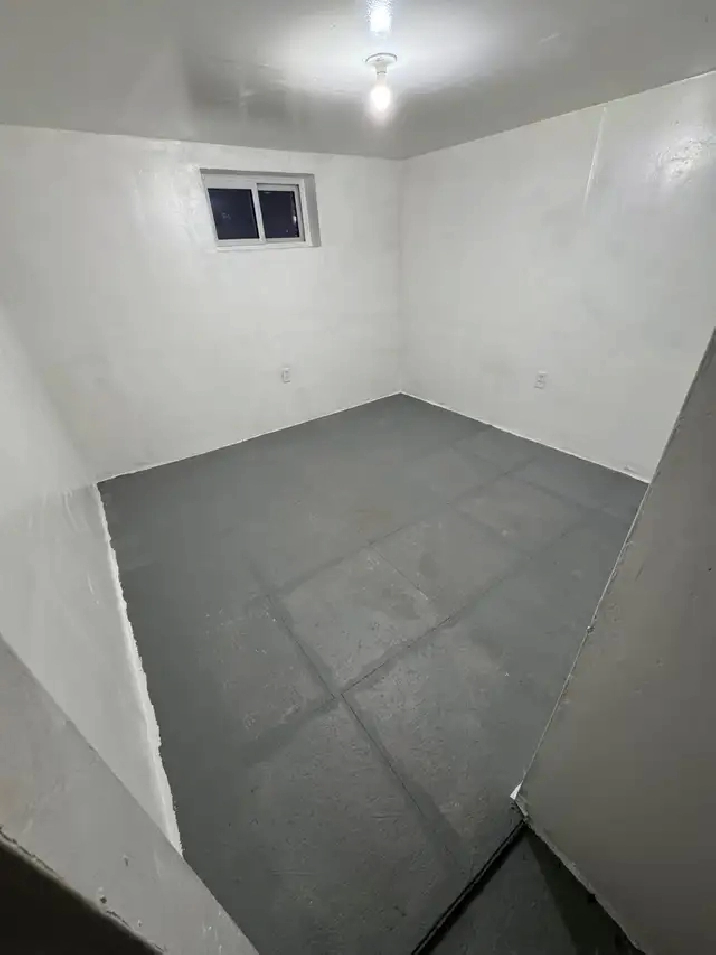Private Room For Rent $650.00 Available Immediately.