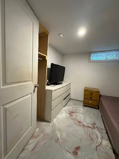 Laval chambre a louer/ room for rent