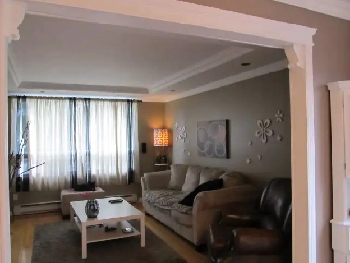 Grand 5 1/2 au RDC d'un triplex