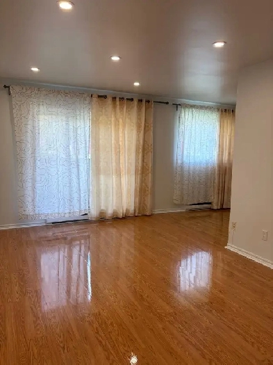 Longueuil, 4 ½ - $1350/month - Balcony. 2950 Mazenod Street