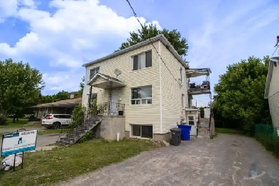 Appartement à louer - 234 rue East