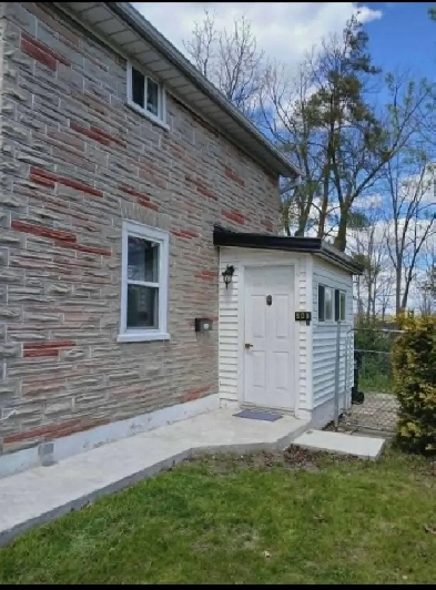 Quiet 2 Bedroom Duplex Unit
