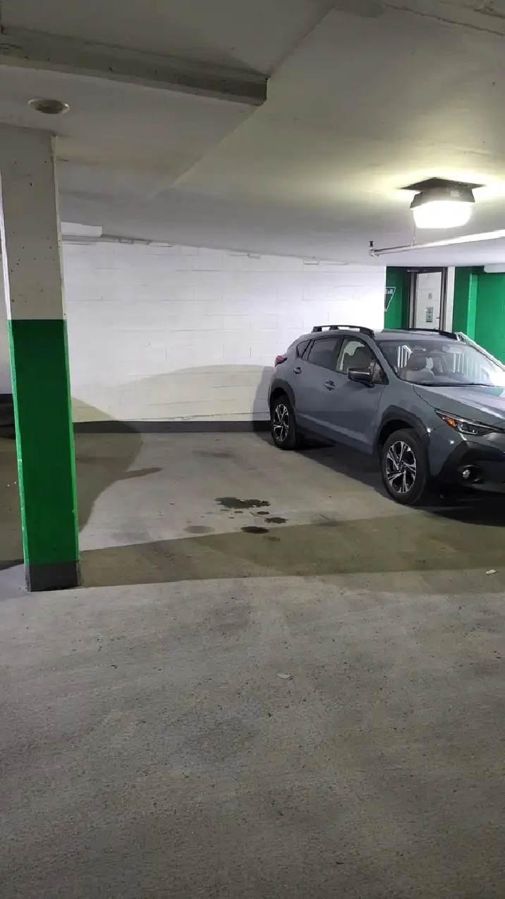 Underground Parking near Square One (City Hall/Celebration Sq)