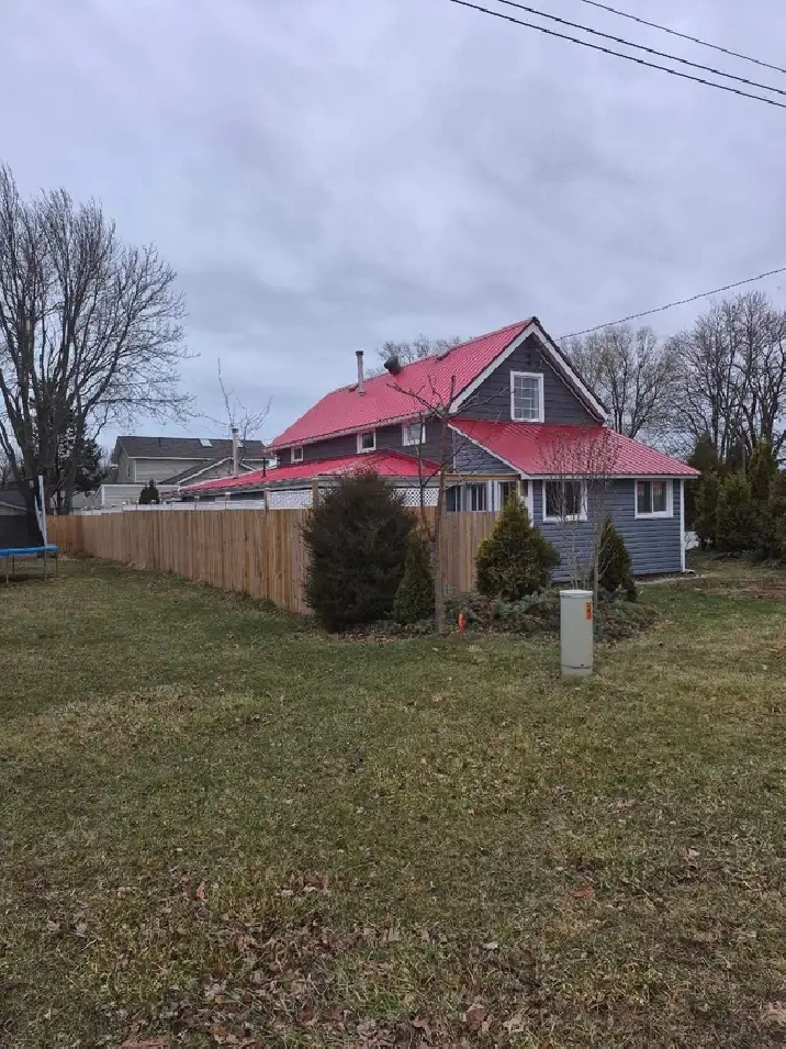 House for sale 1057 oak ave  Kingsville ont