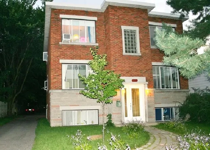 5 ½ dans le (vrai) Vieux Longueuil… Près de la rue St-Charles
