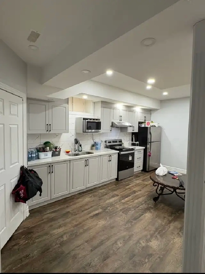 ONE BEDROOM BASEMENT FOR RENT (MAYFIELD & KENNEDY)