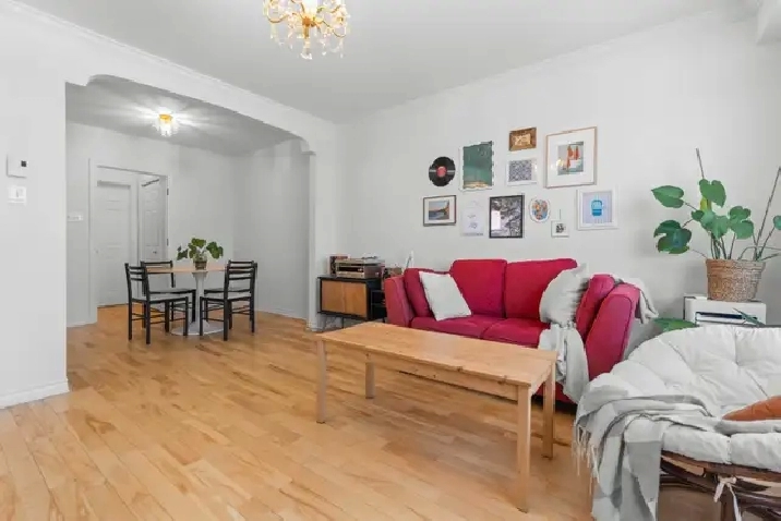 Charmant appartement bien situé! 2 balcons!