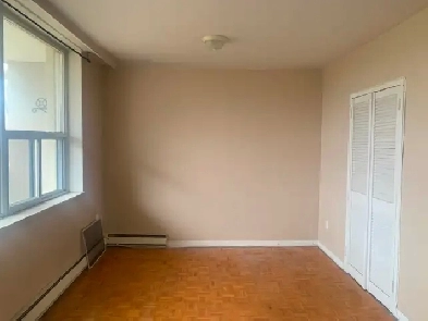 $ 700 Room available for students\ Professional In Shared Apt