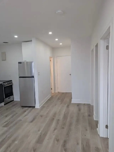 Beautifully Rennovated 2 Bedroom near Soldiers' Memorial