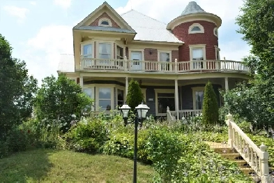 Grand Country Ancestral House for Sale