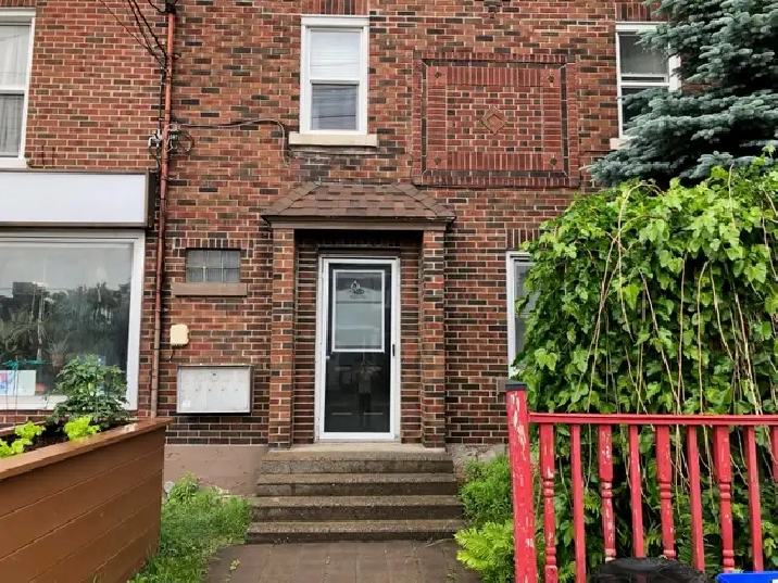 1BR apt. 219 Regent, Sudbury