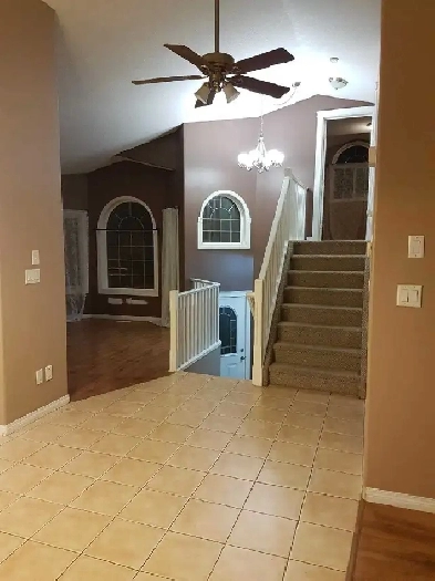 Bright & Spacious - 2 Bedroom 2 Bathroom Main Suite