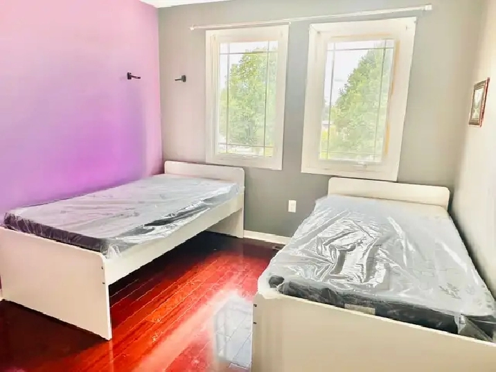 GIRLS FURNISHED ROOM