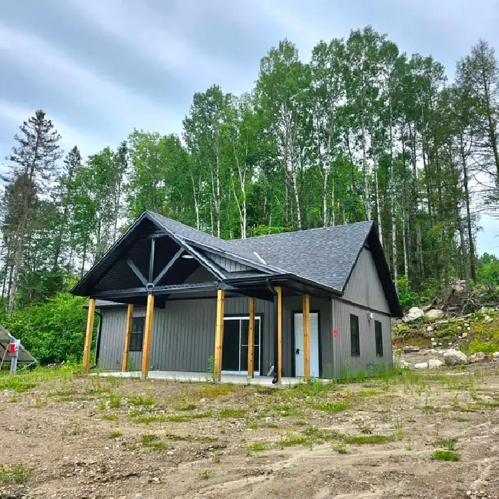 Waterfront chalet for sale - 1255 Snake Creek Rd, Mattawan, On