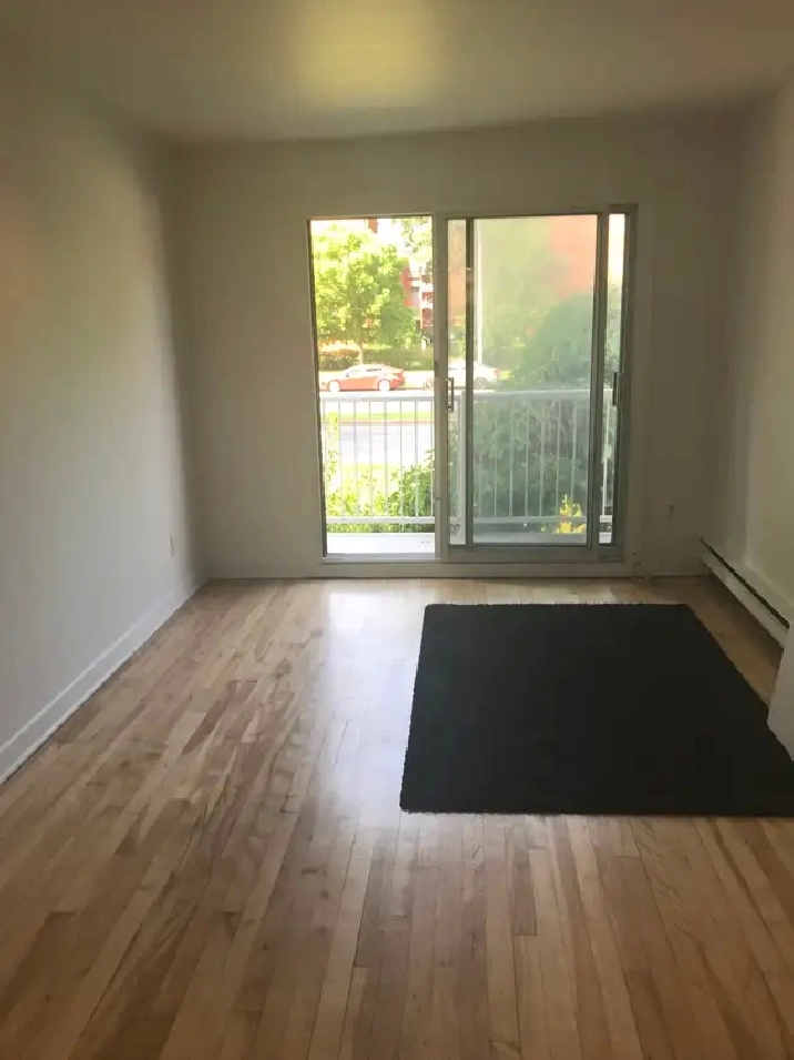 4 1/2 rénové à louer Longueuil