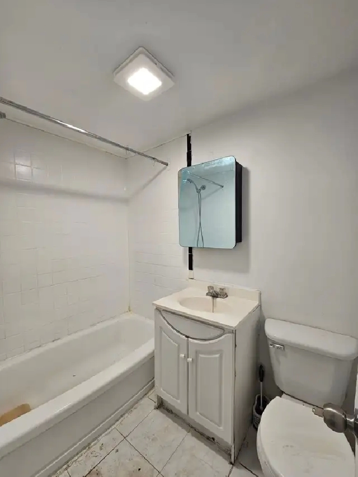 4 1/2 apartment for rent / Boulevard Henri-Bourassa E