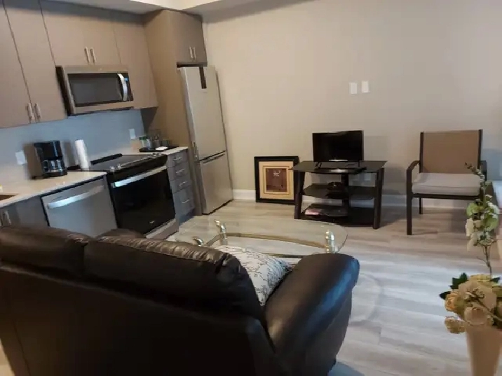 Modern 1-Bedroom Condo for Rent – Oakville $2100