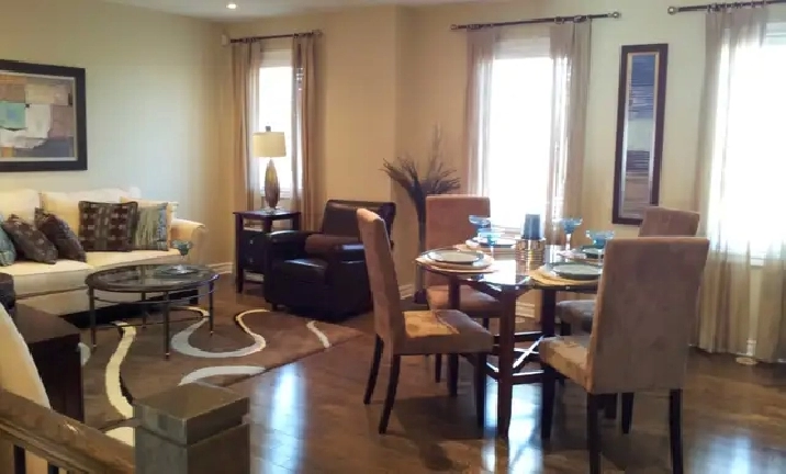Townhouse - 3 Beds Office, 4 Baths, 2 Car Garage - Ottawa/Kanata