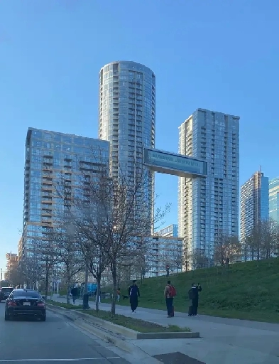 Stunning 1 BDRM w/Balcony, Parking, & Storage - DowntownToronto