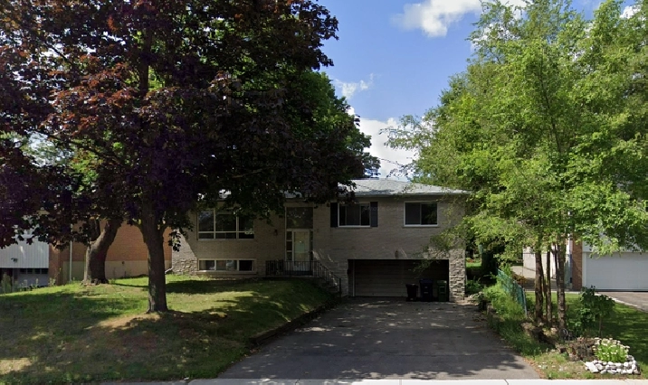 Full House Rental available now close to University of Toronto