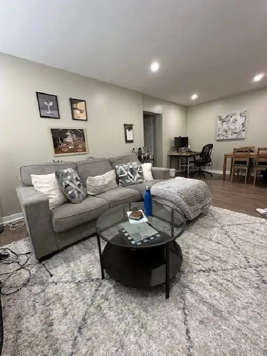TWO BEDROOM APARTMENT CENTRAL OTTAWA WITH PARKING