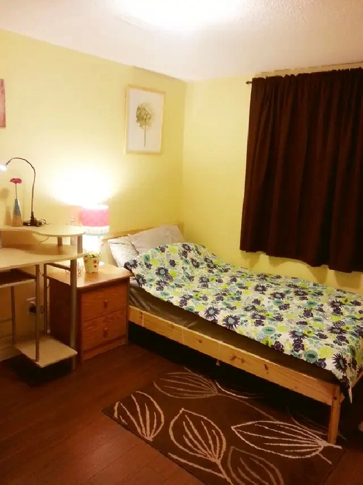 Eglinton & Birchmount (private room)