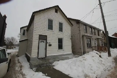 315 Montreal one bed available $850.00