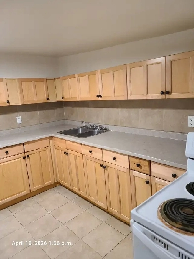 Eva Ave - 2 Bed & 1 Bath Apt