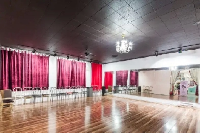 Espace Commerciale - Studio de Danse sur la Plaza